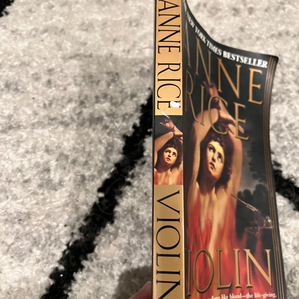 Anne Rice- Violin paperback - Picture 2 of 3